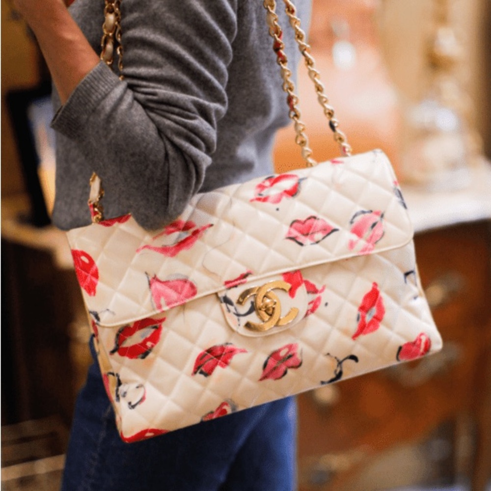 Chanel 'Lips & Kisses' Vintage Maxi XL Bag - Picture 2 of 14